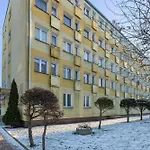 Apartment Bright In With Air Conditioning And Parking By Renters *