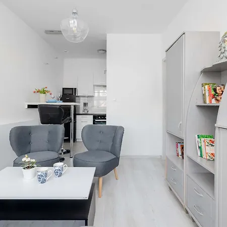 Διαμέρισμα Bright In With Air Conditioning And Parking By Renters *