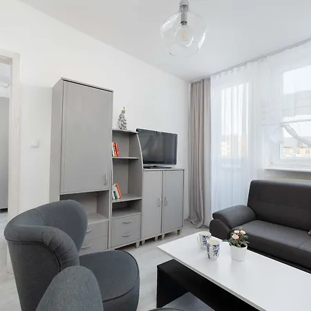 Bright In With Air Conditioning And Parking By Renters Kołobrzeg