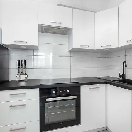 Bright In With Air Conditioning And Parking By Renters *