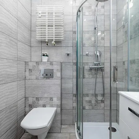 Bright In With Air Conditioning And Parking By Renters Kołobrzeg